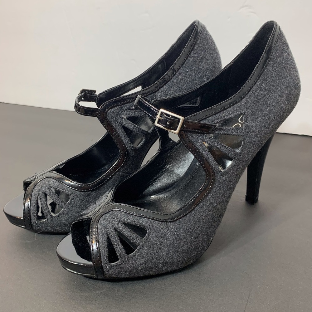 Aldo gray suede like heel with patent leather trim‎